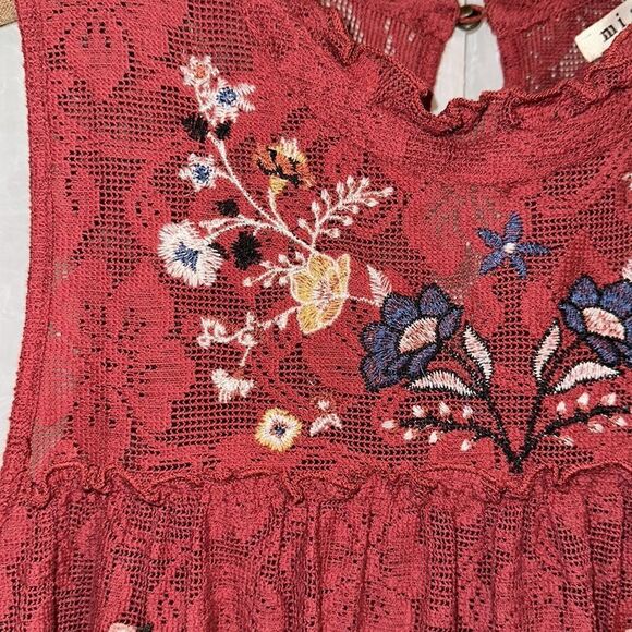 Francesca’s S mi ami Burgundy Sleeveless Lace Embroidered Tiered Prairie Dress - Picture 8 of 14